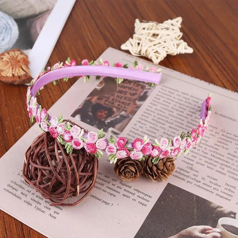 Chic Daisy Flower Hair Bands, Satin and Plastic, Floral Embroidery, Comfortable and Versatile for All Seasons, Perfect for Any Occasion