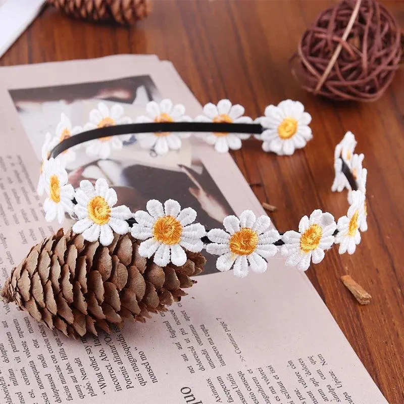 Chic Daisy Flower Hair Bands, Satin and Plastic, Floral Embroidery, Comfortable and Versatile for All Seasons, Perfect for Any Occasion
