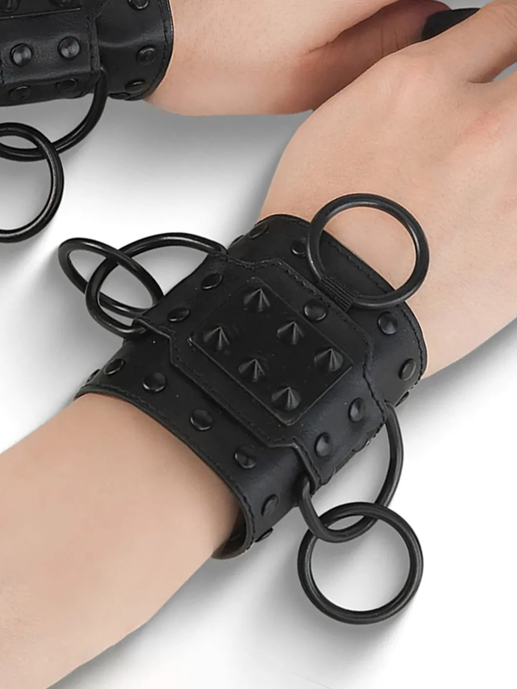 DA-402 O-RING WRIST CUFFS ✰ PRE ORDER ✰