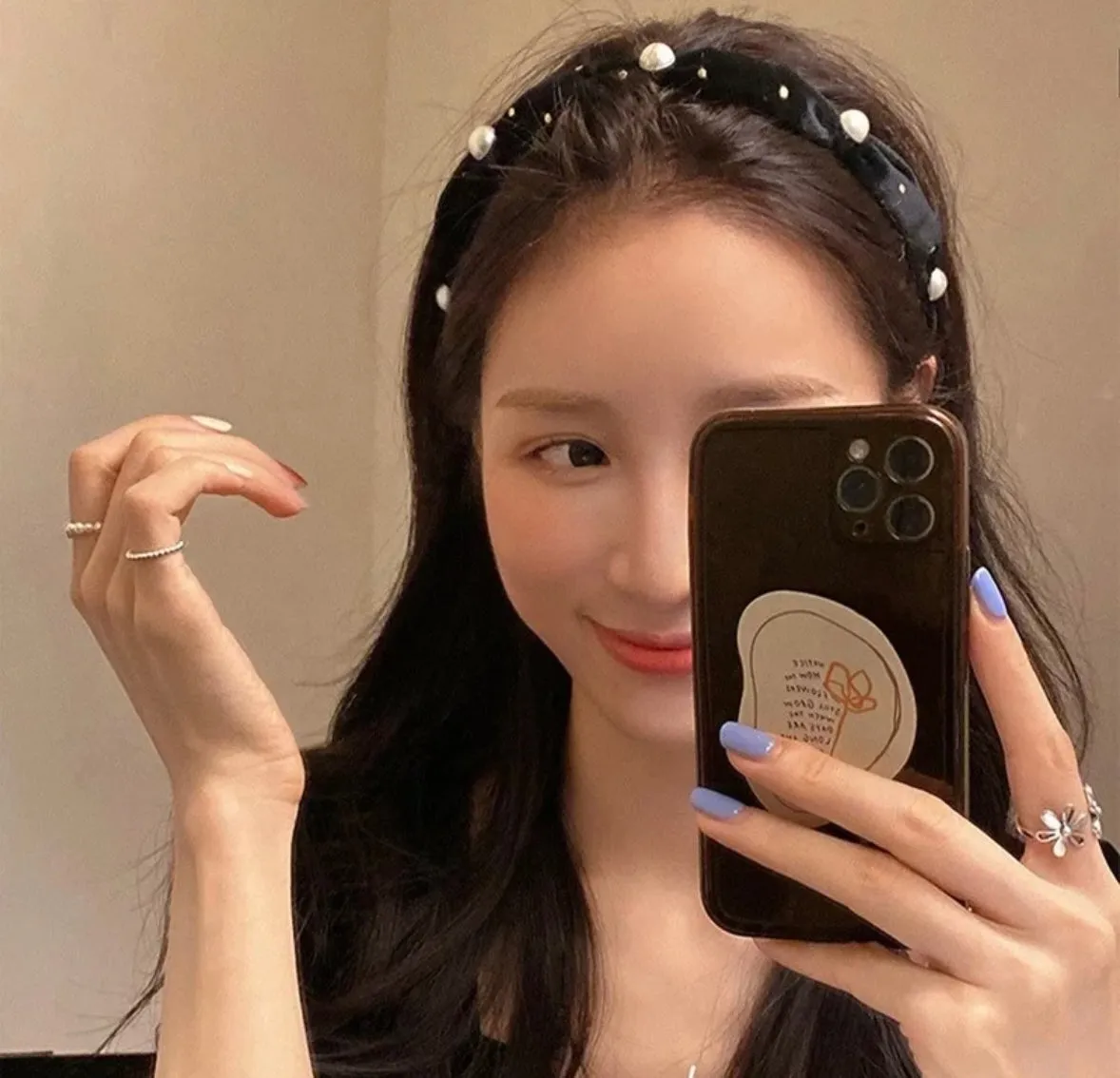Pearl Knotted Velvet Headband - Black