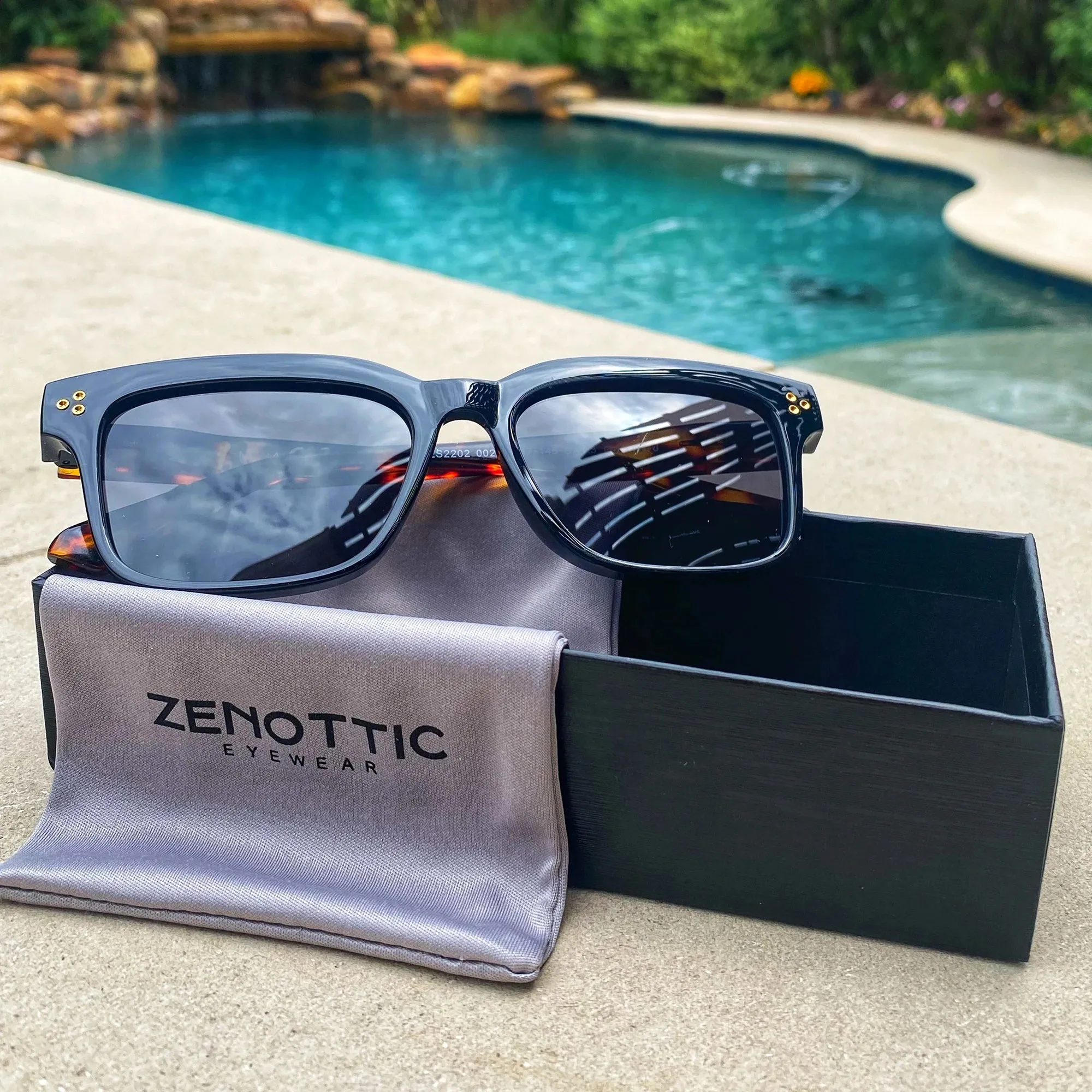 Women's Vintage Square Shades  UV Protection Sunglasses